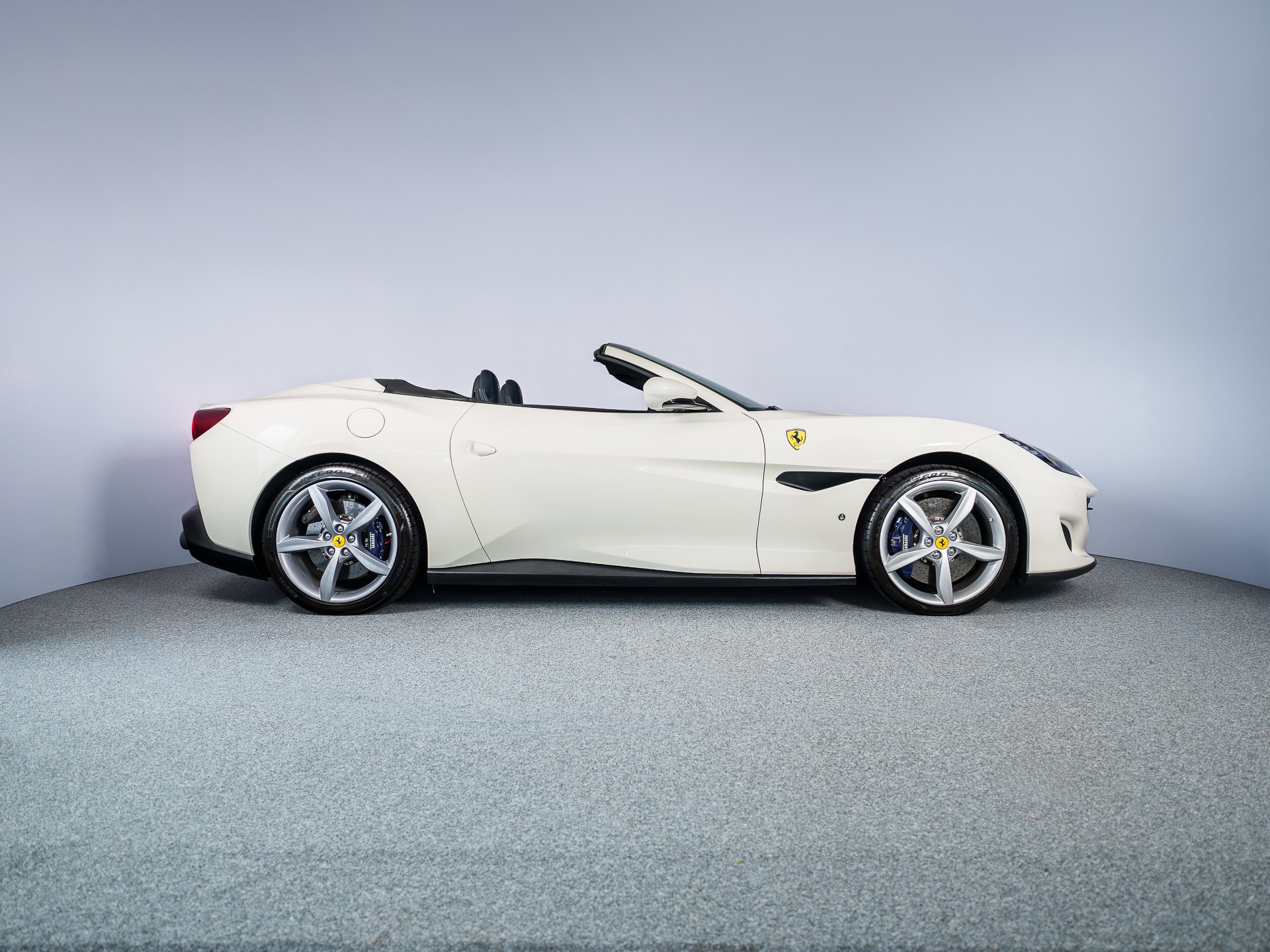 FERRARI Portofino 3.9 V8 T in Bianco Avus-image-7