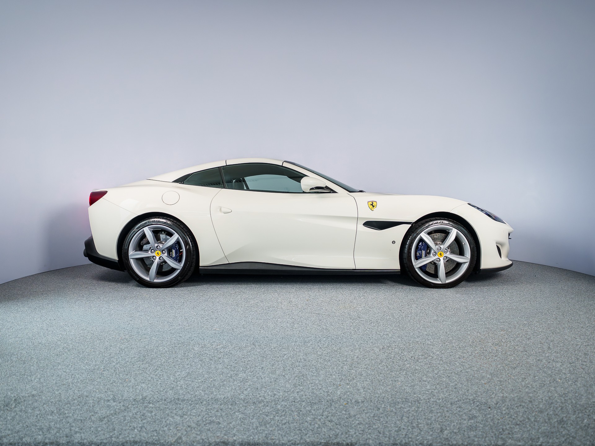 FERRARI Portofino 3.9 V8 T in Bianco Avus-image-6