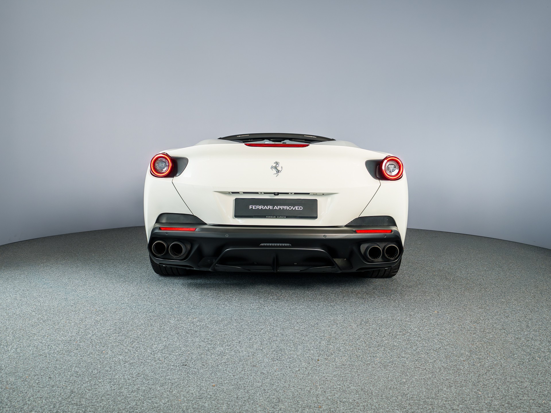 FERRARI Portofino 3.9 V8 T in Bianco Avus-image-11
