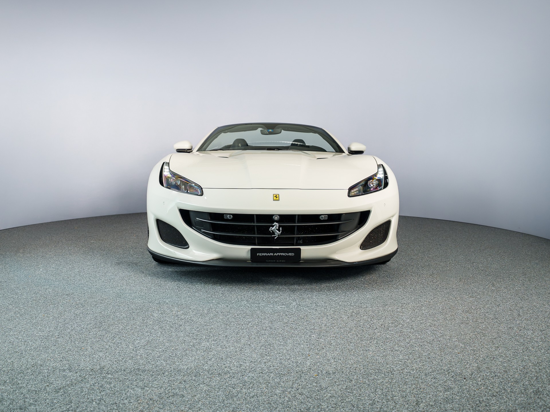 FERRARI Portofino 3.9 V8 T in Bianco Avus-showroom-element-3