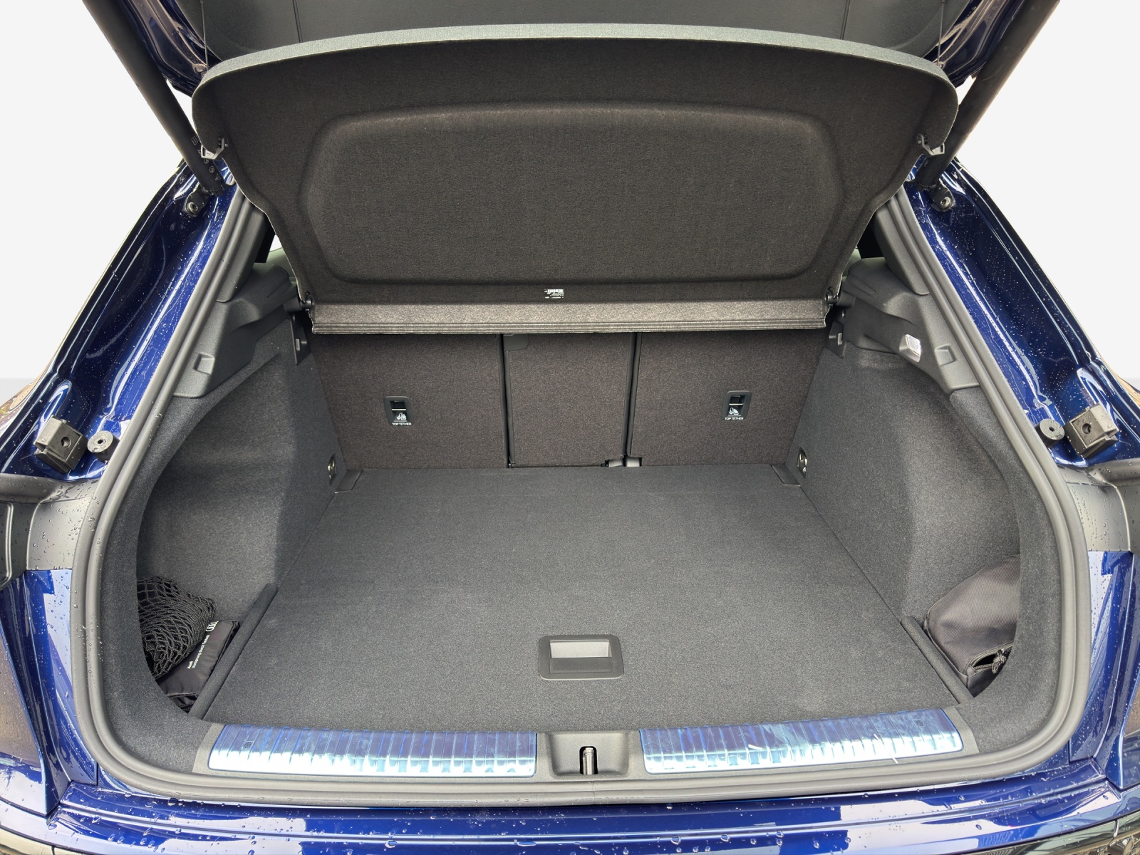 AUDI Q3 SUV 110 kW TFSI S tronic-image-12