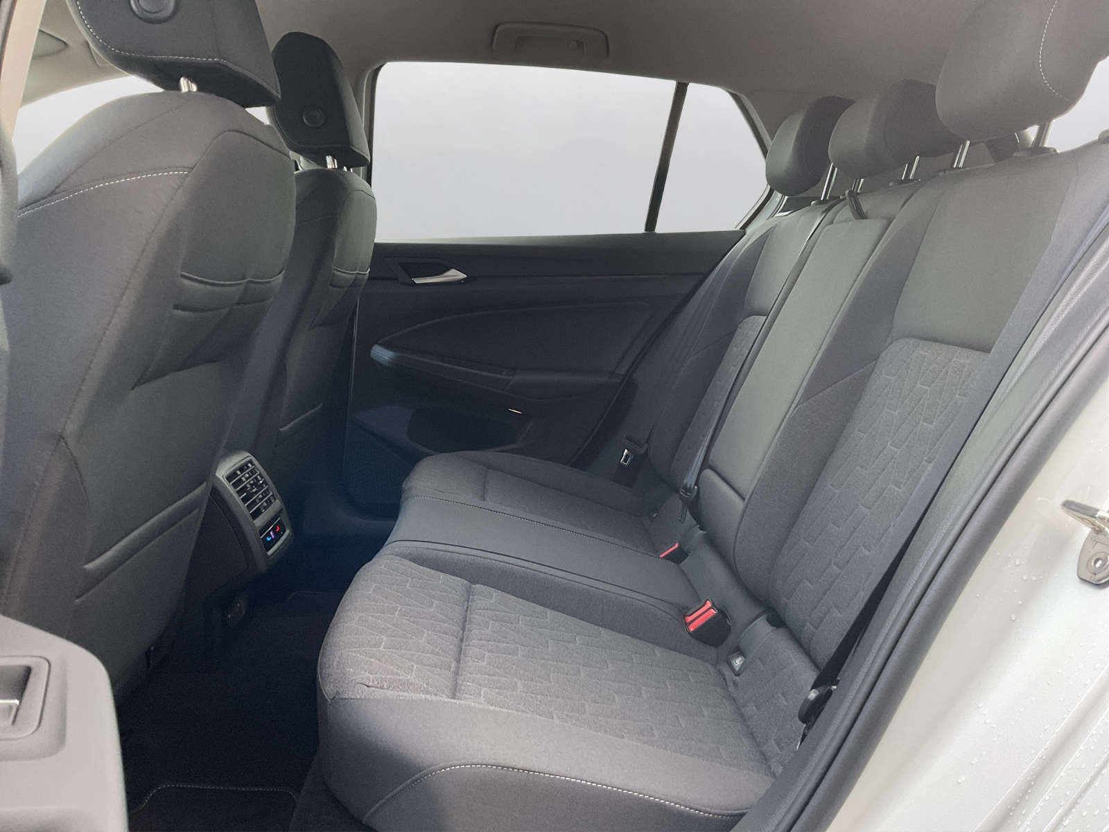 VW Golf 1.5 e TSI mHEV United DSG-image-10