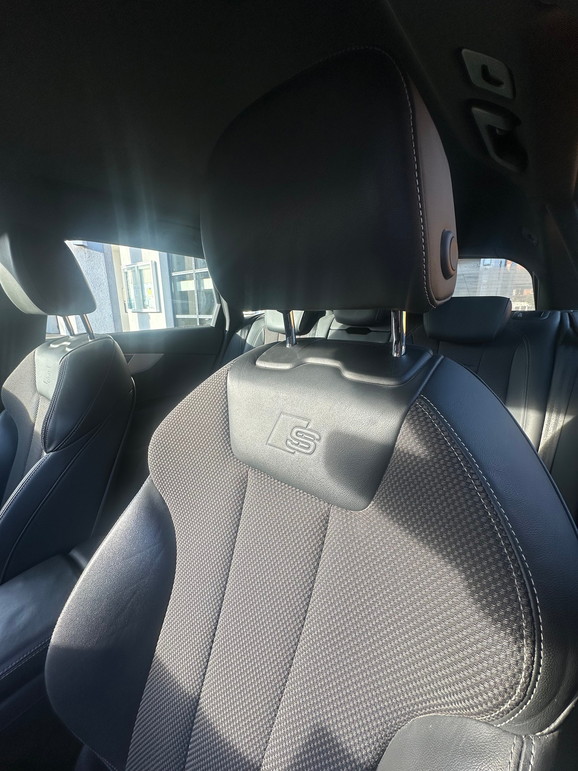 AUDI A4 Avant 2.0 TDI quattro S-tronic-image-13