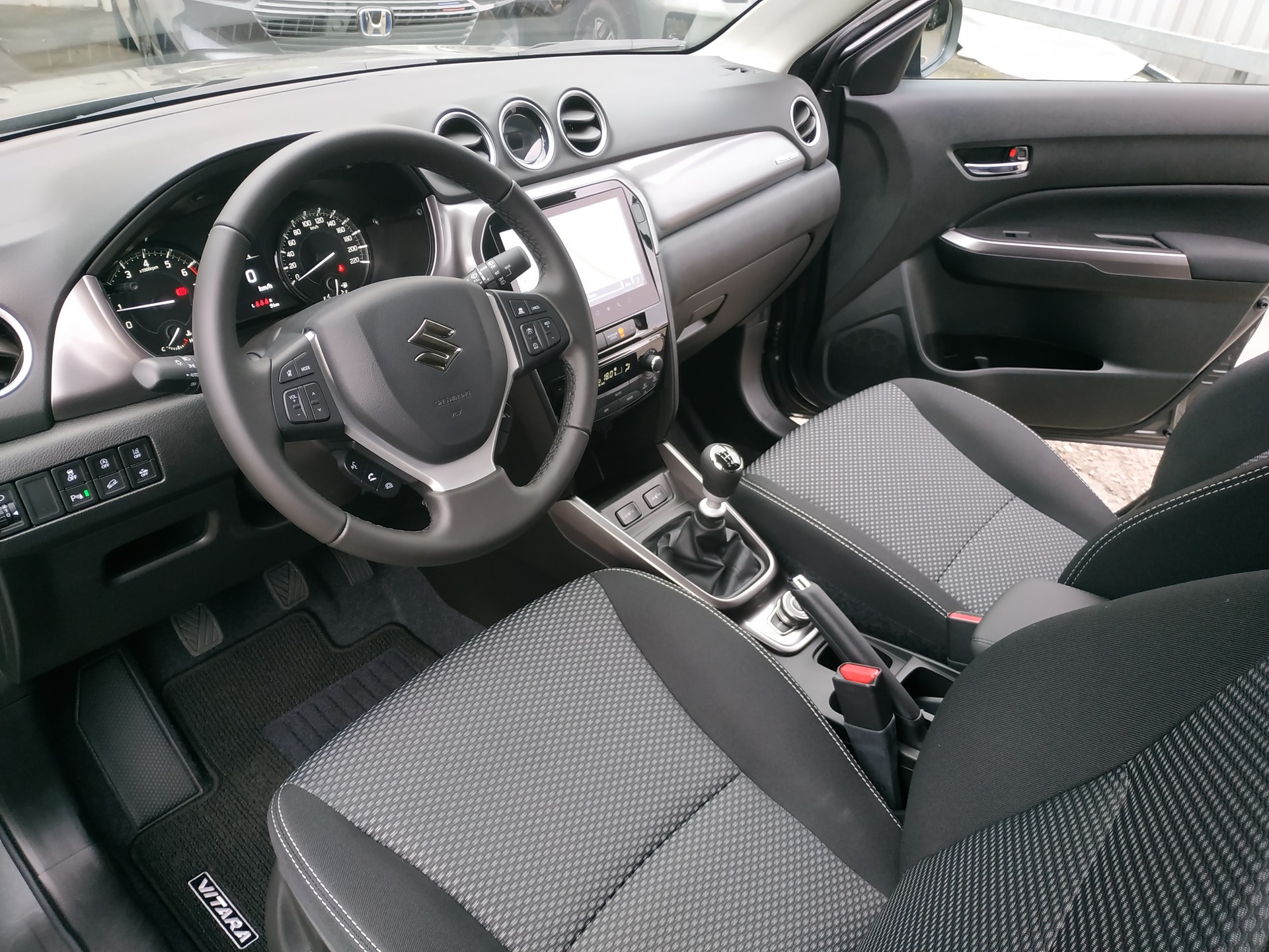 SUZUKI Vitara 1.4 Boosterjet Compact + 4x4 Hybrid-image-9