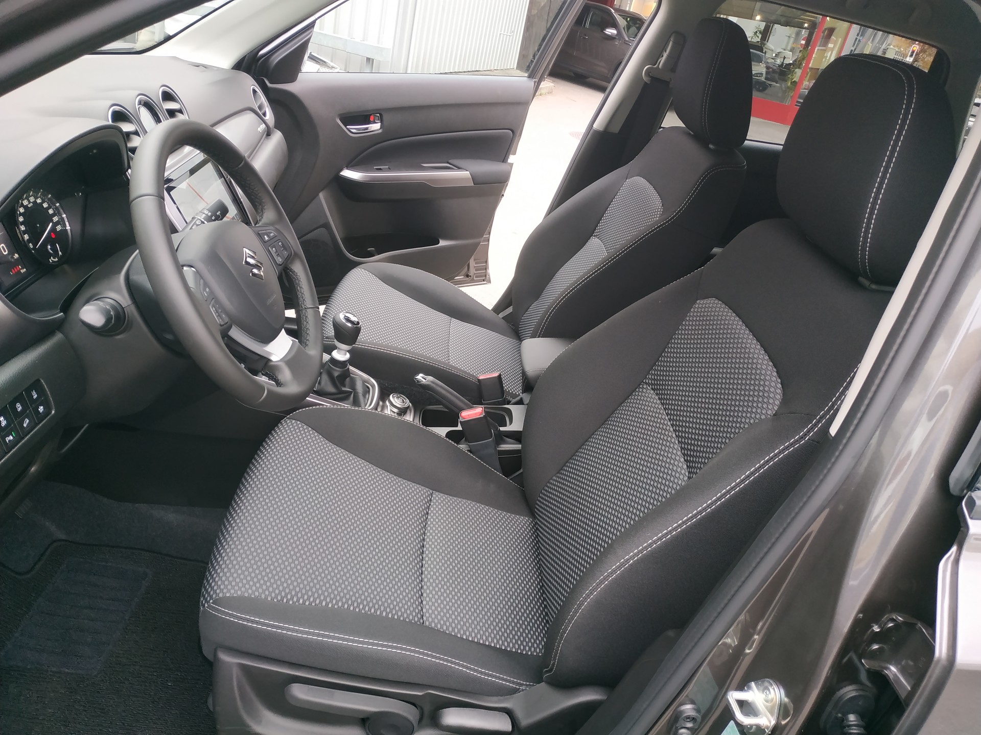 SUZUKI Vitara 1.4 Boosterjet Compact + 4x4 Hybrid-image-11