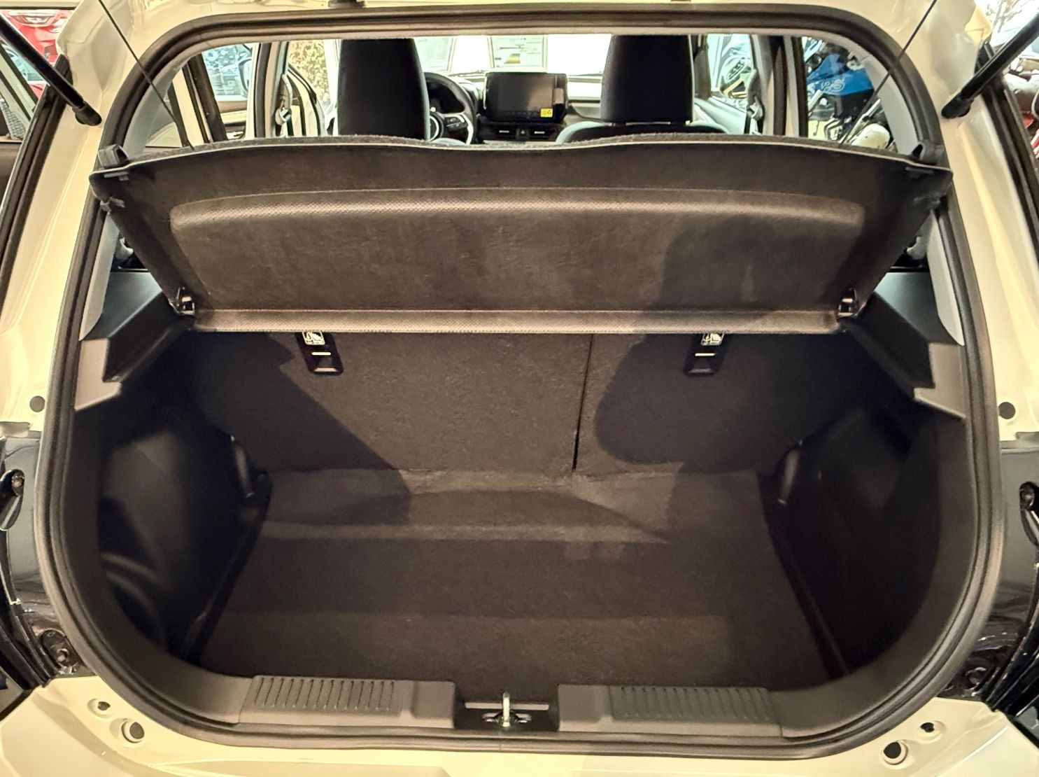 SUZUKI Swift 1.2 Sakura Top Hybrid-image-5