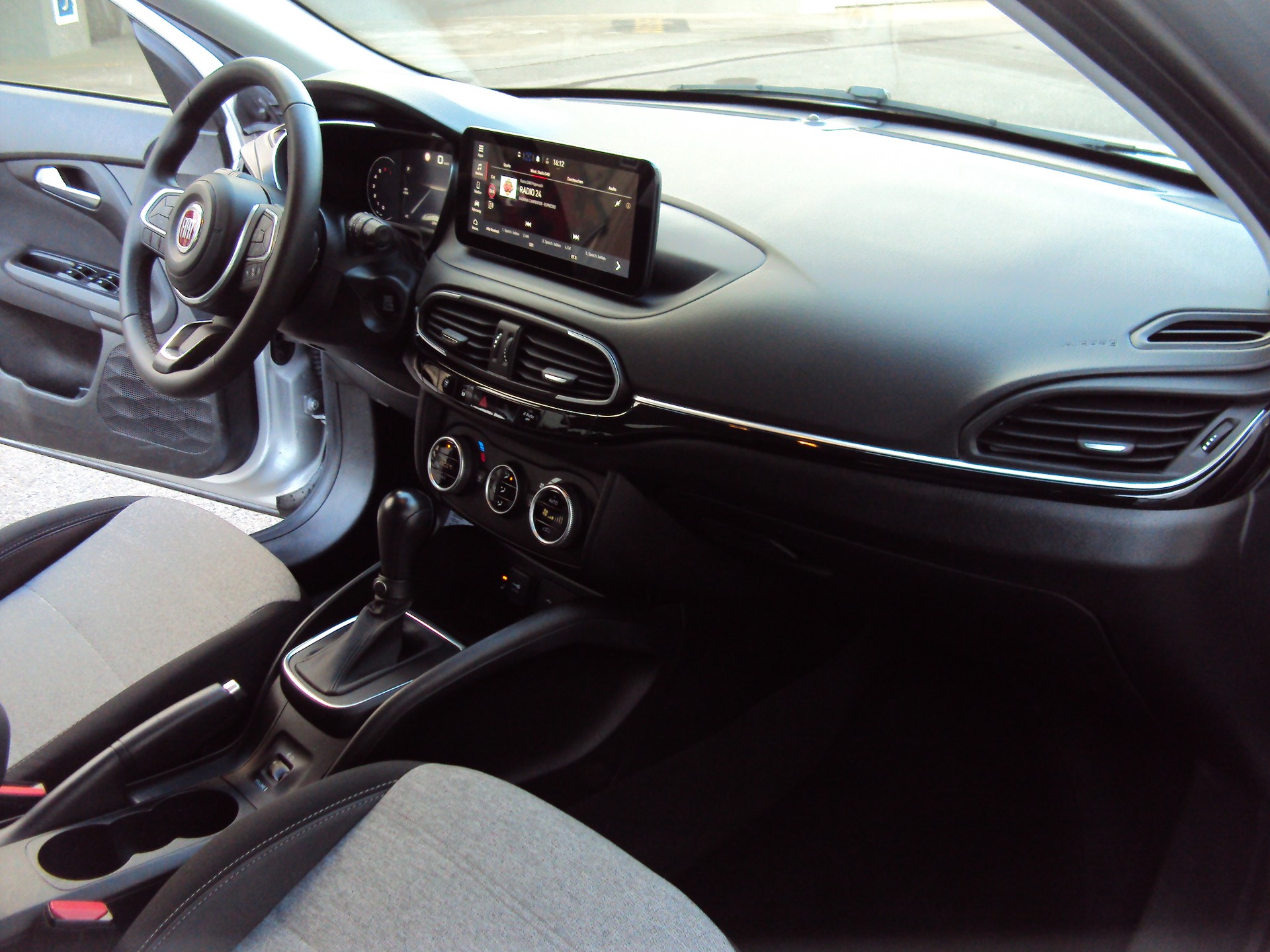 FIAT Tipo Hybrid 1.5 Cross-image-13
