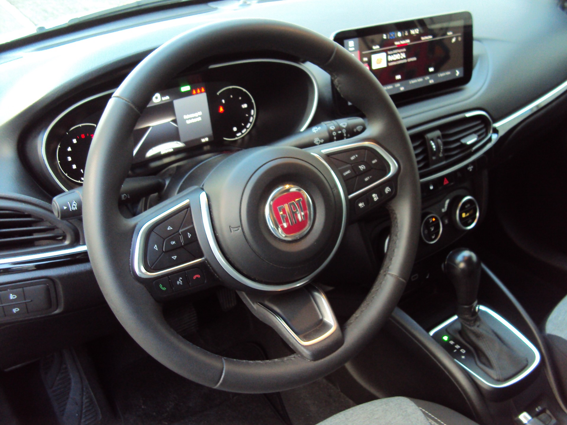 FIAT Tipo Hybrid 1.5 Cross-image-9