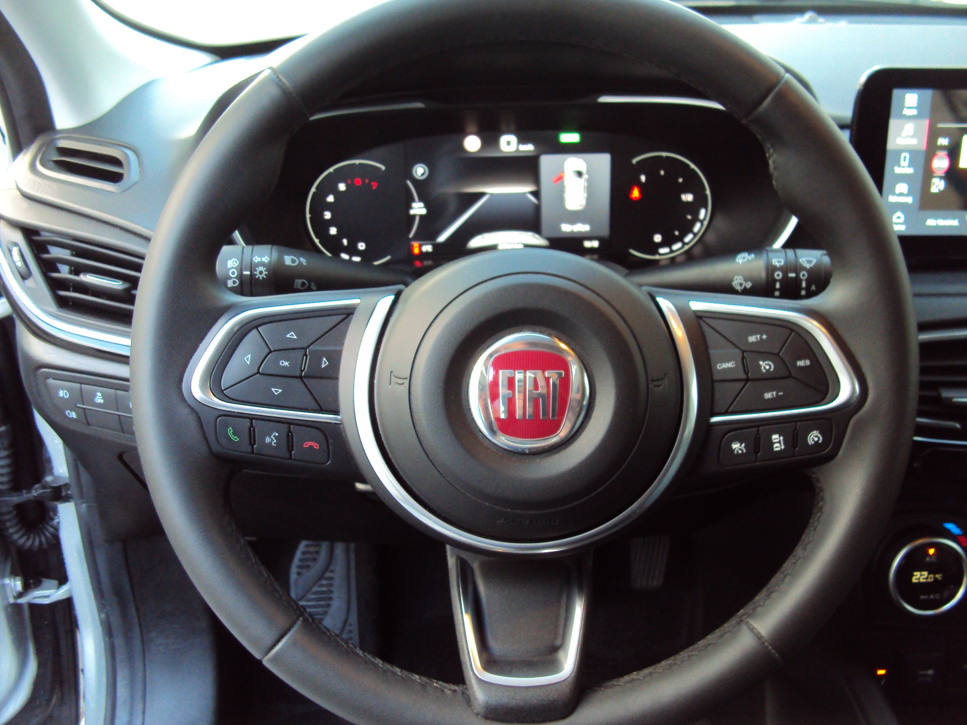 FIAT Tipo Hybrid 1.5 Cross-image-10