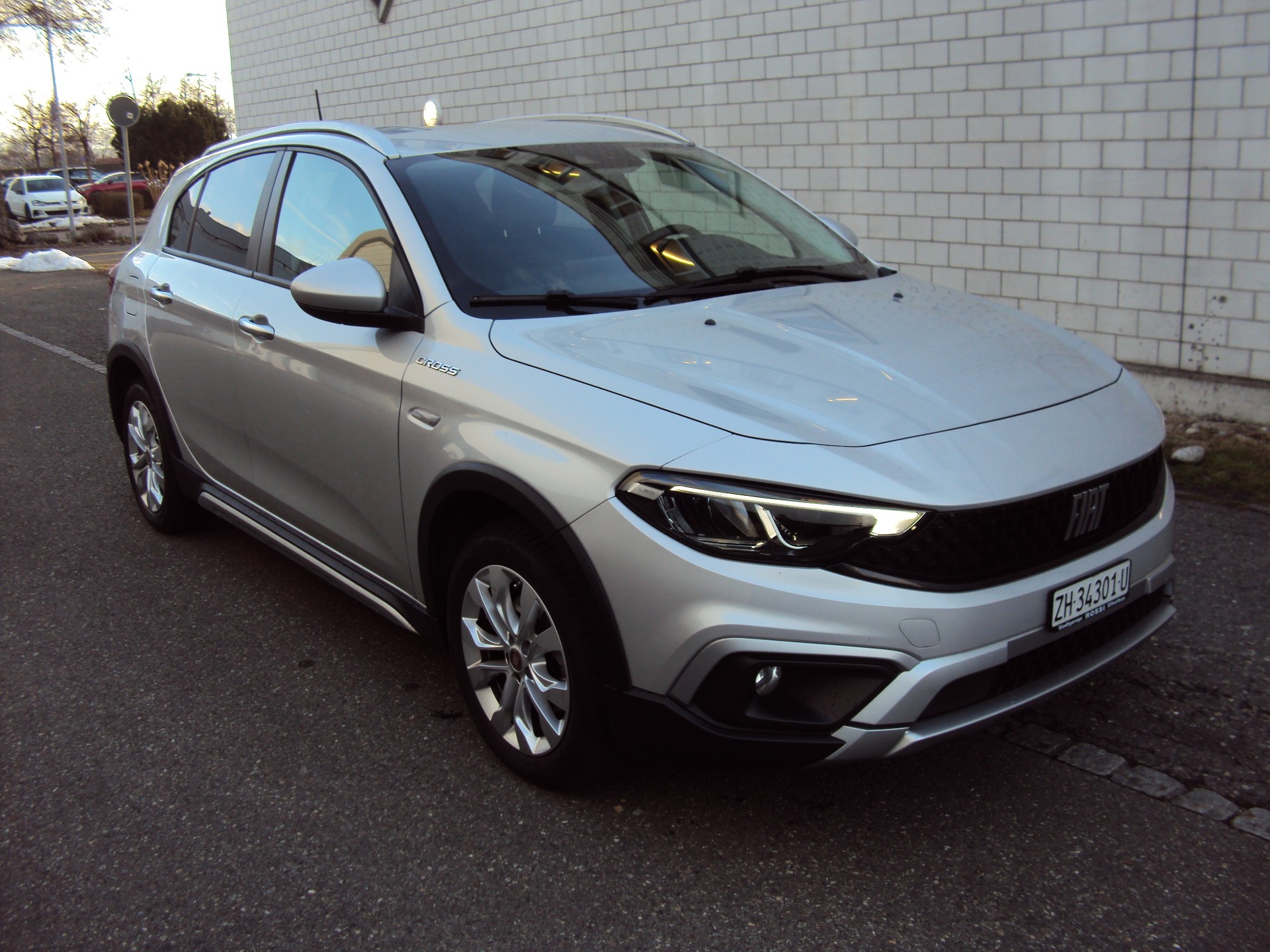 FIAT Tipo Hybrid 1.5 Cross-image-1