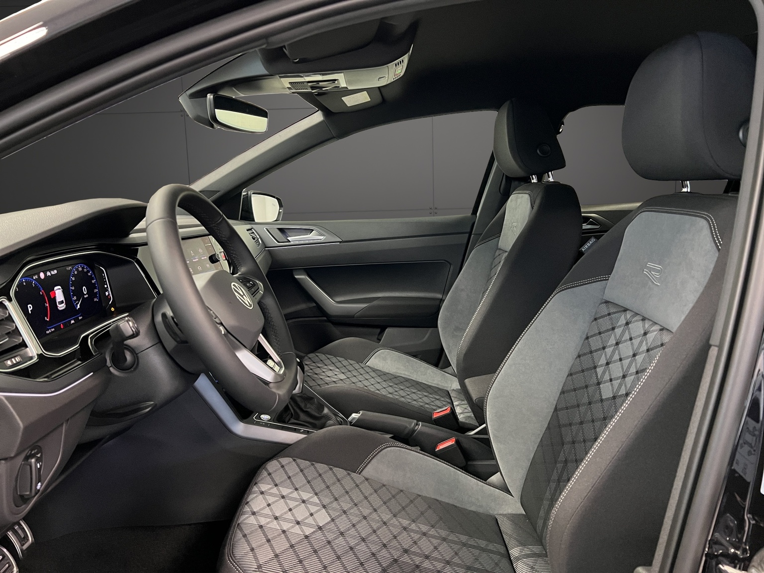 VW Polo 1.0 TSI R-Line DSG-image-5