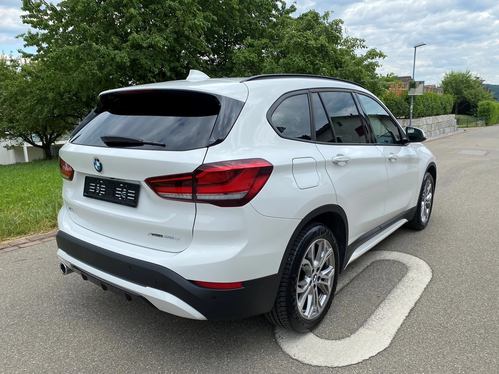 BMW X1 xDrive 25e Sport Line * Hybrid Benzin / Elektro * 220 PS-image-7