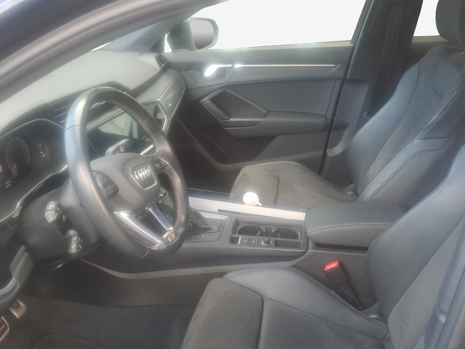 AUDI Q3 Sportback 45 TFSI e S line S-tronic-image-8
