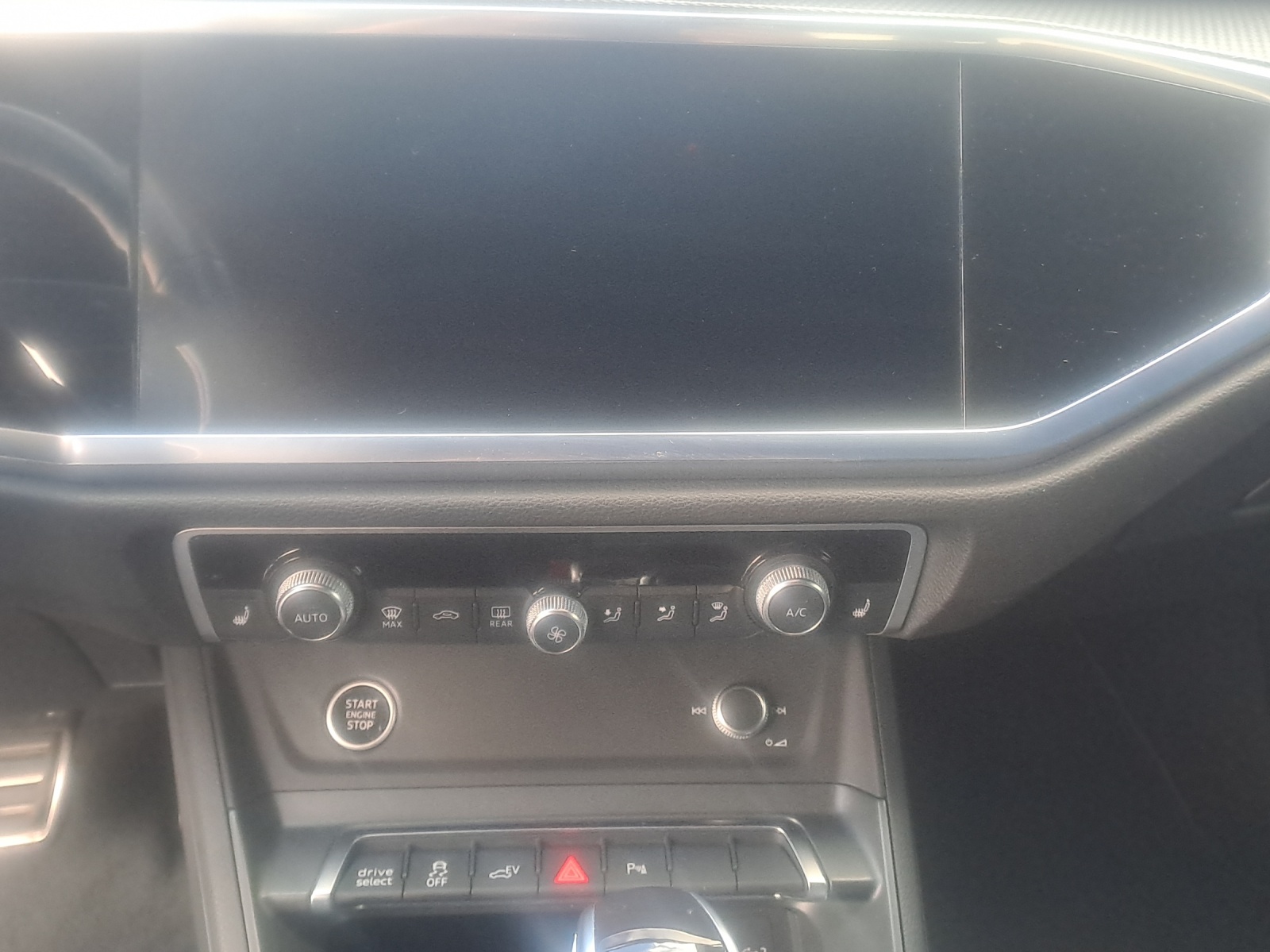 AUDI Q3 Sportback 45 TFSI e S line S-tronic-image-11