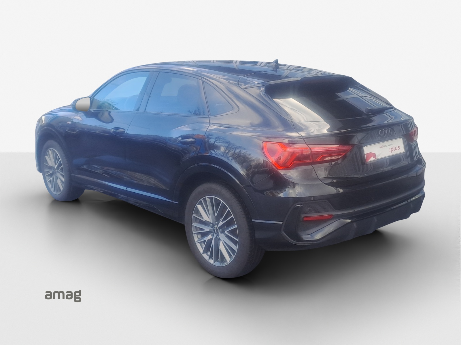 AUDI Q3 Sportback 45 TFSI e S line S-tronic-image-2