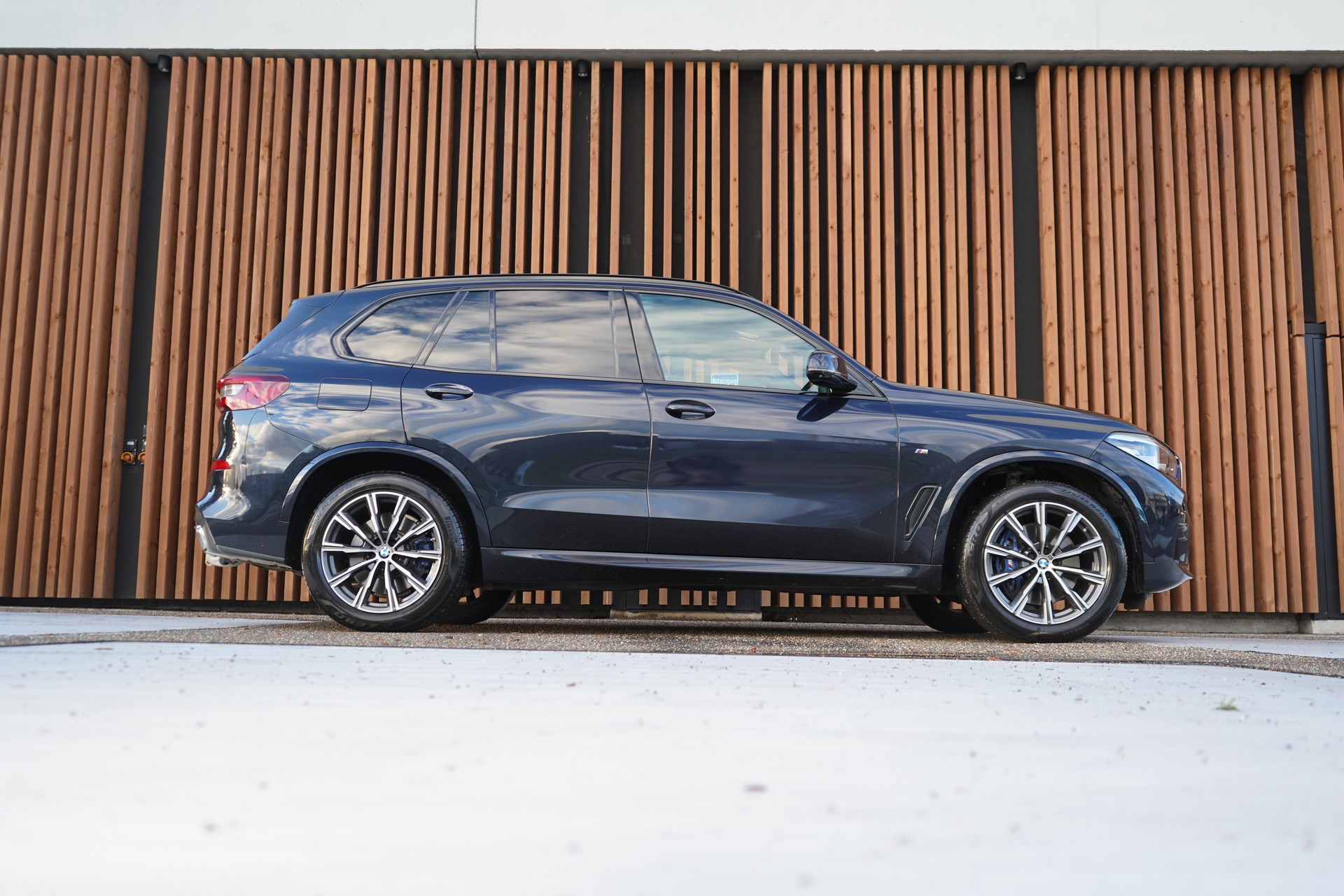 BMW X5 xDRIVE 48V 30d M SPORT STEPTRONIC l 286 PS-image-0