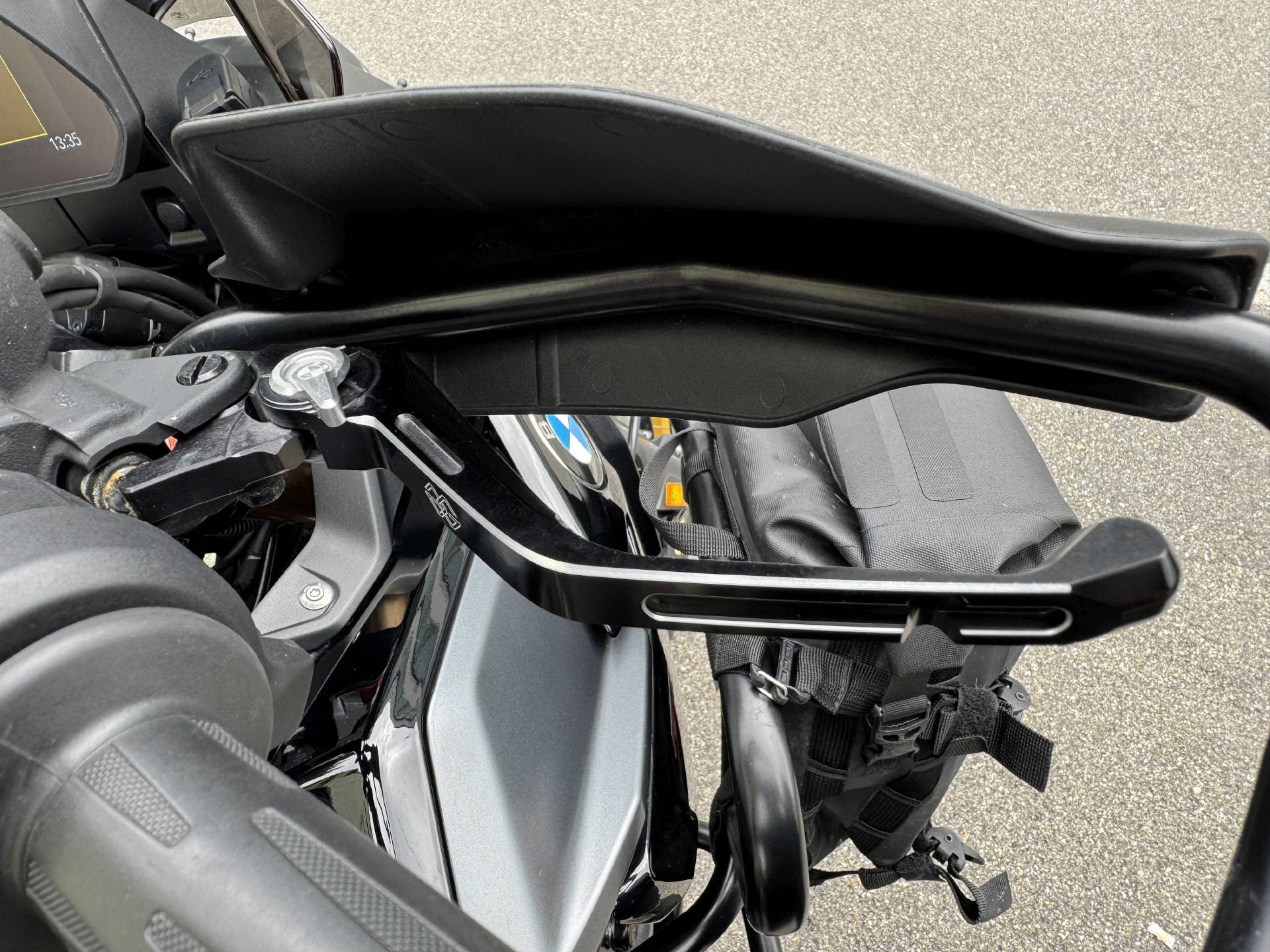 BMW F 900 GS-image-7