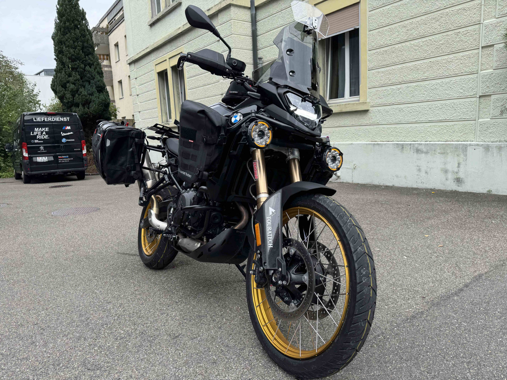 BMW F 900 GS-image-5