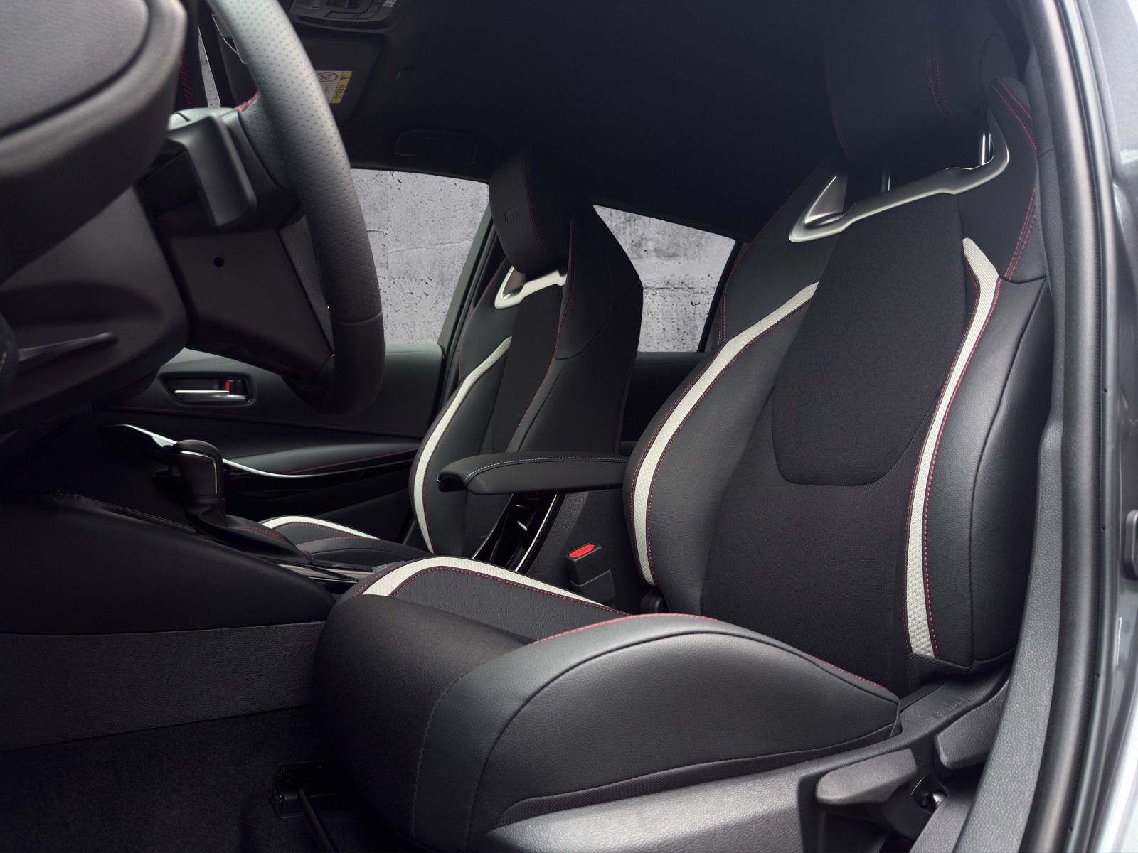 TOYOTA Corolla Touring Sports 2.0 HSD GR Sport e-CVT-image-5