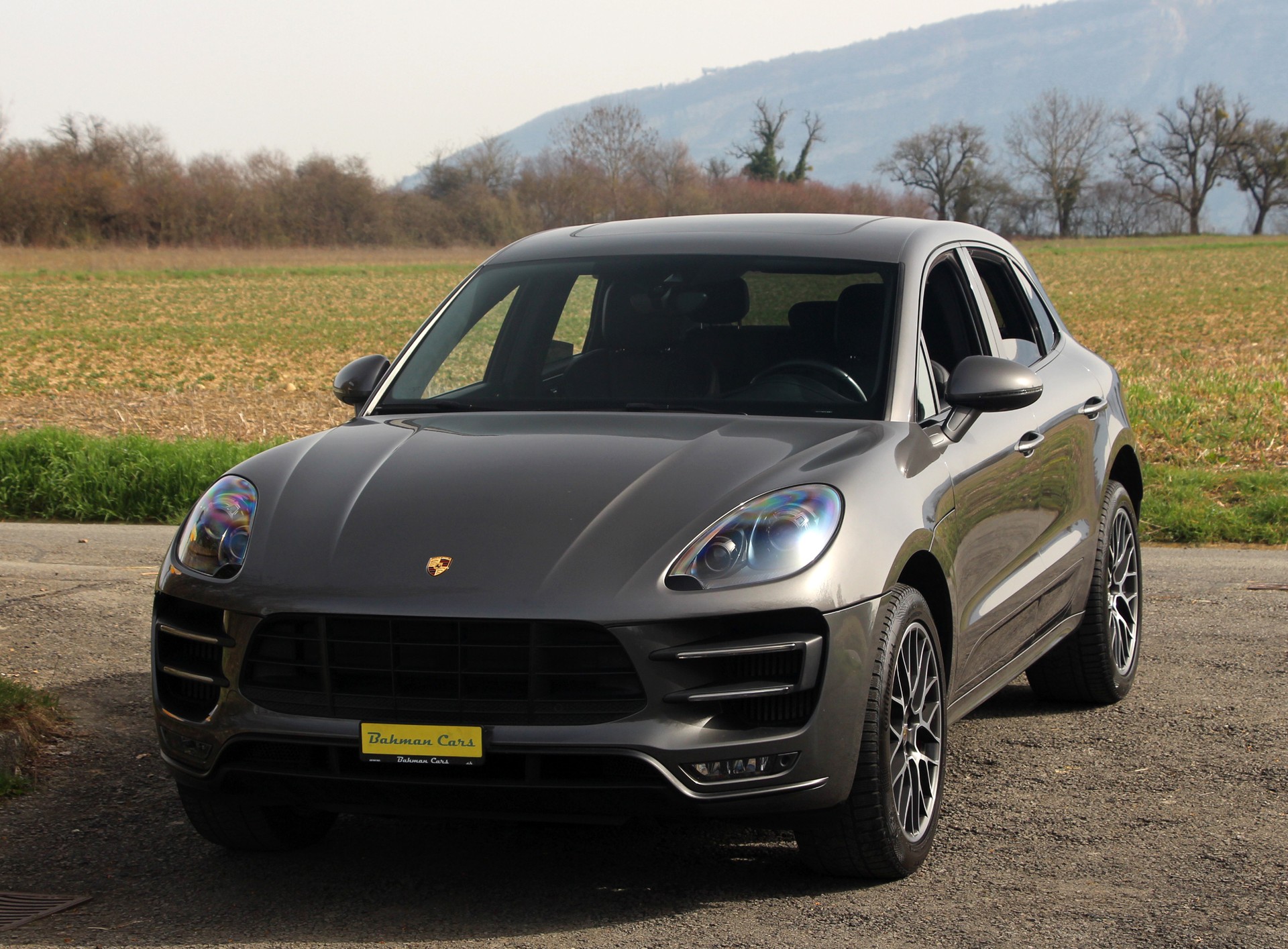 PORSCHE Macan Turbo PDK-showroom-element-2