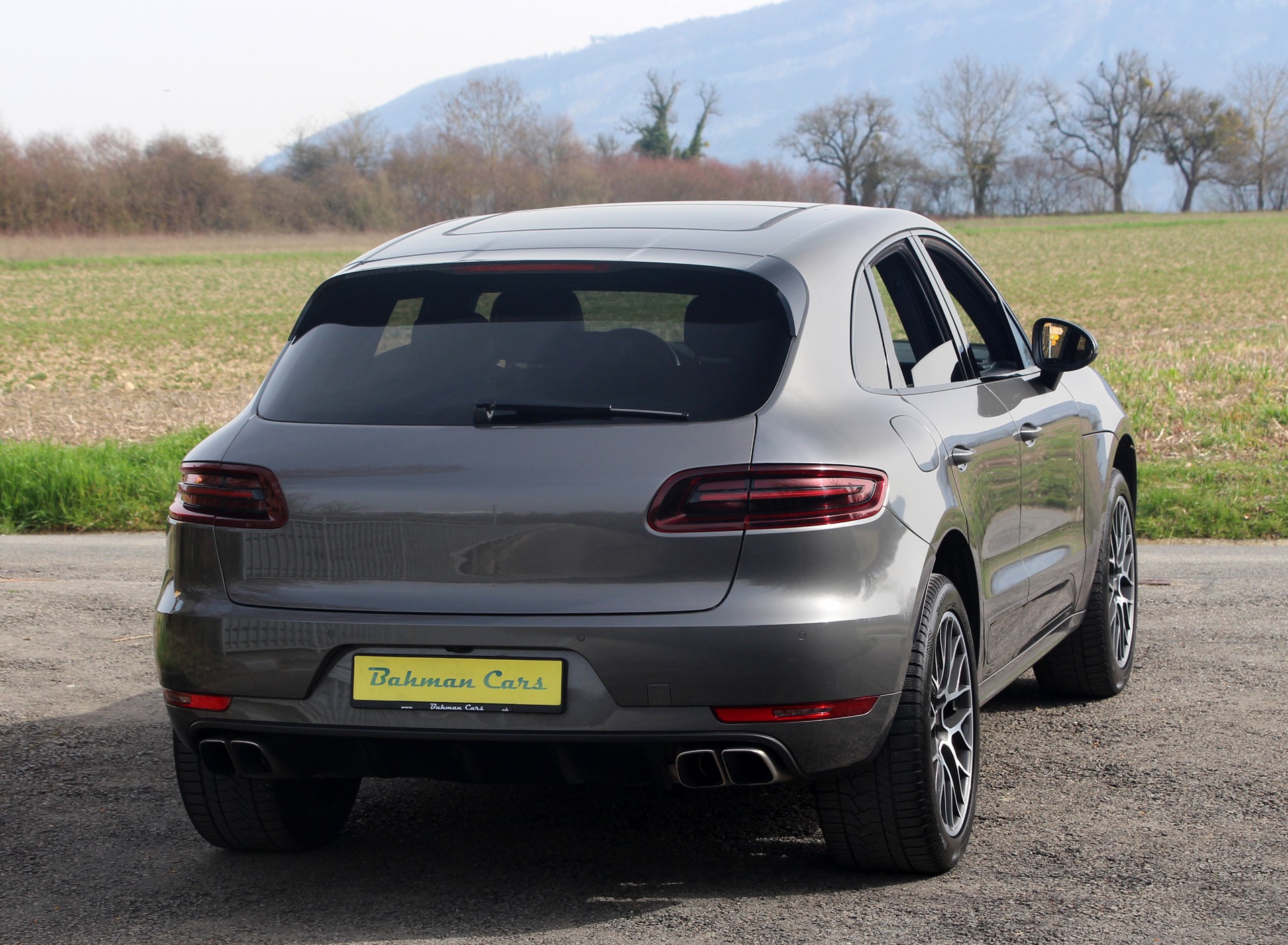 PORSCHE Macan Turbo PDK-showroom-element-3