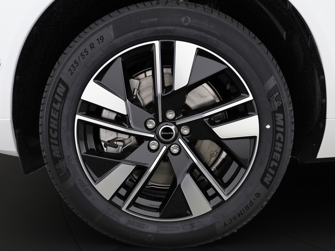 VOLVO XC60 2.0 T6 TE Plus Dark eAWD-image-4