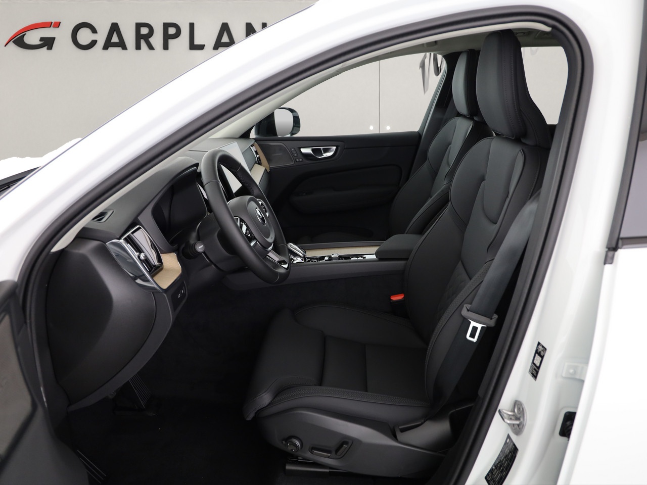 VOLVO XC60 2.0 T6 TE Plus Dark eAWD-image-6