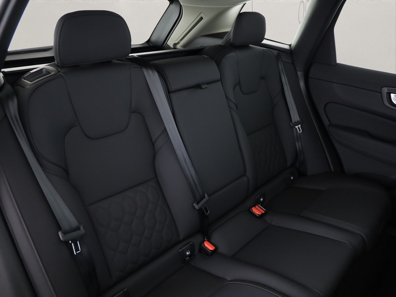 VOLVO XC60 2.0 T6 TE Plus Dark eAWD-image-8