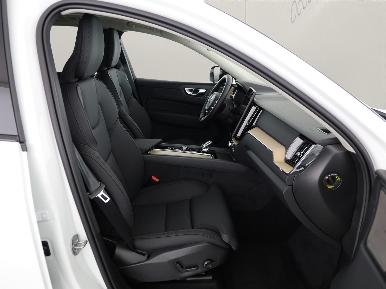 VOLVO XC60 2.0 T6 TE Plus Dark eAWD-image-7