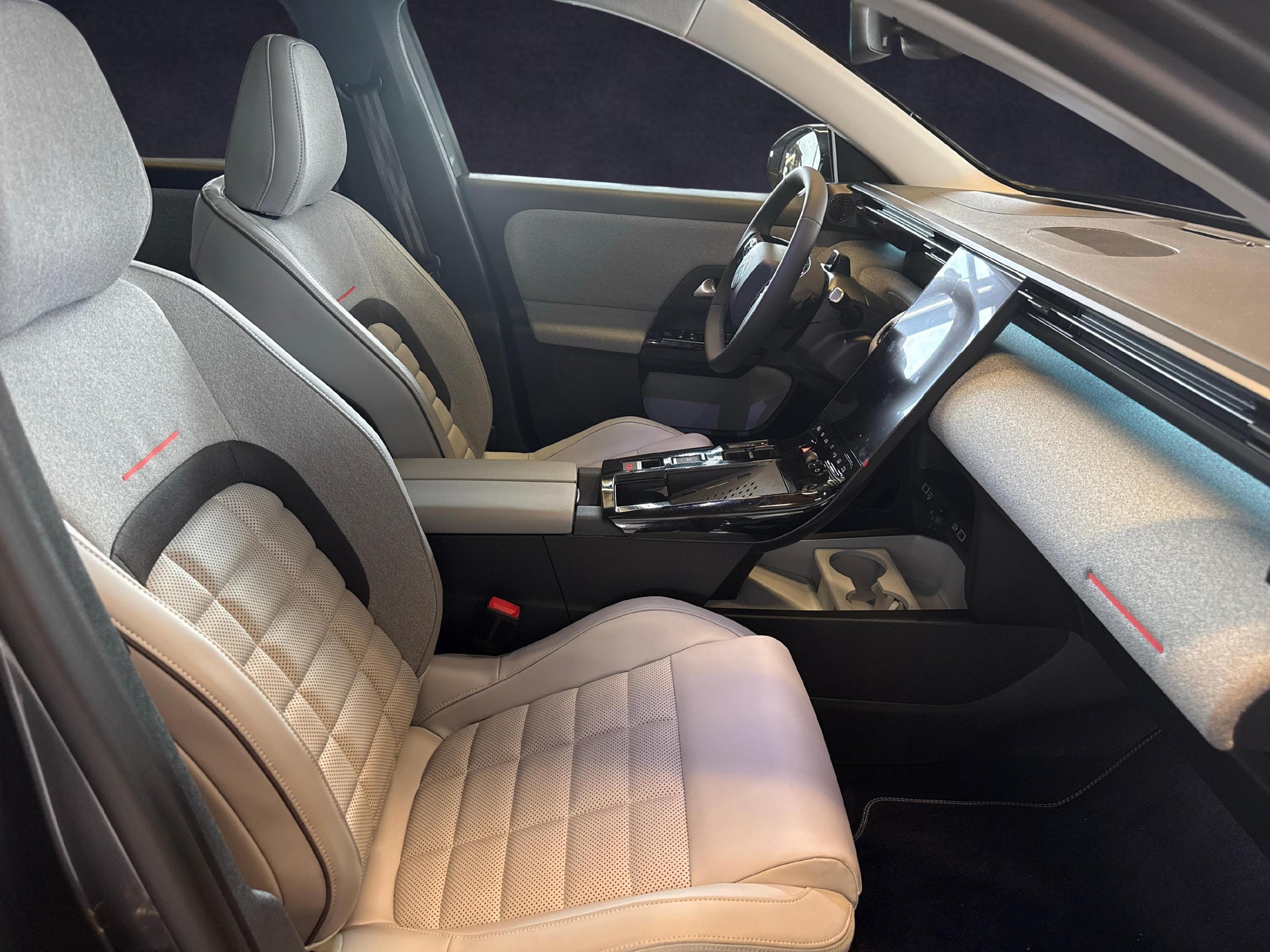 CITROEN e-C5 Aircross Max-image-9