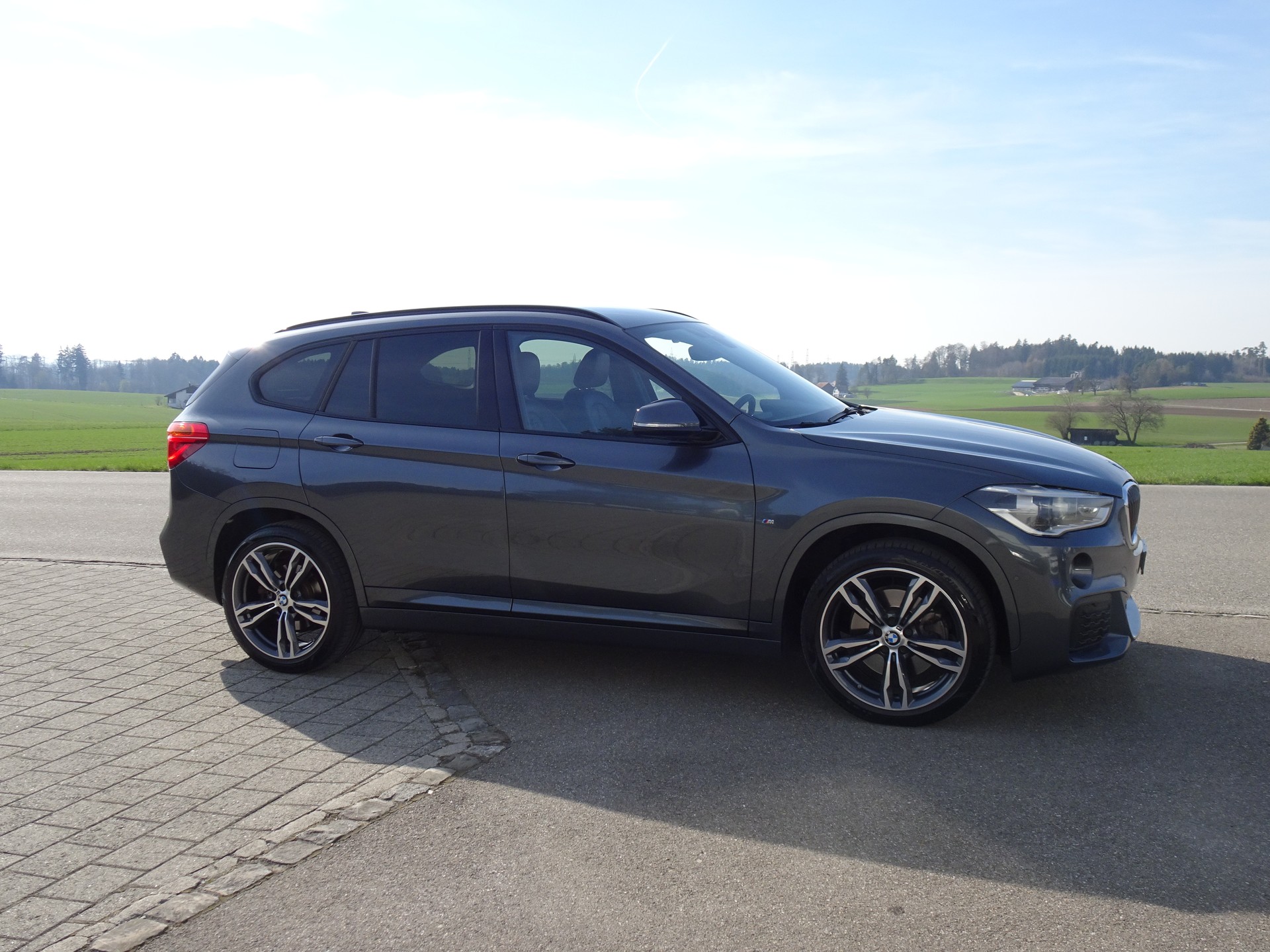 BMW X1 xDrive 25i M Sport Steptronic-image-4