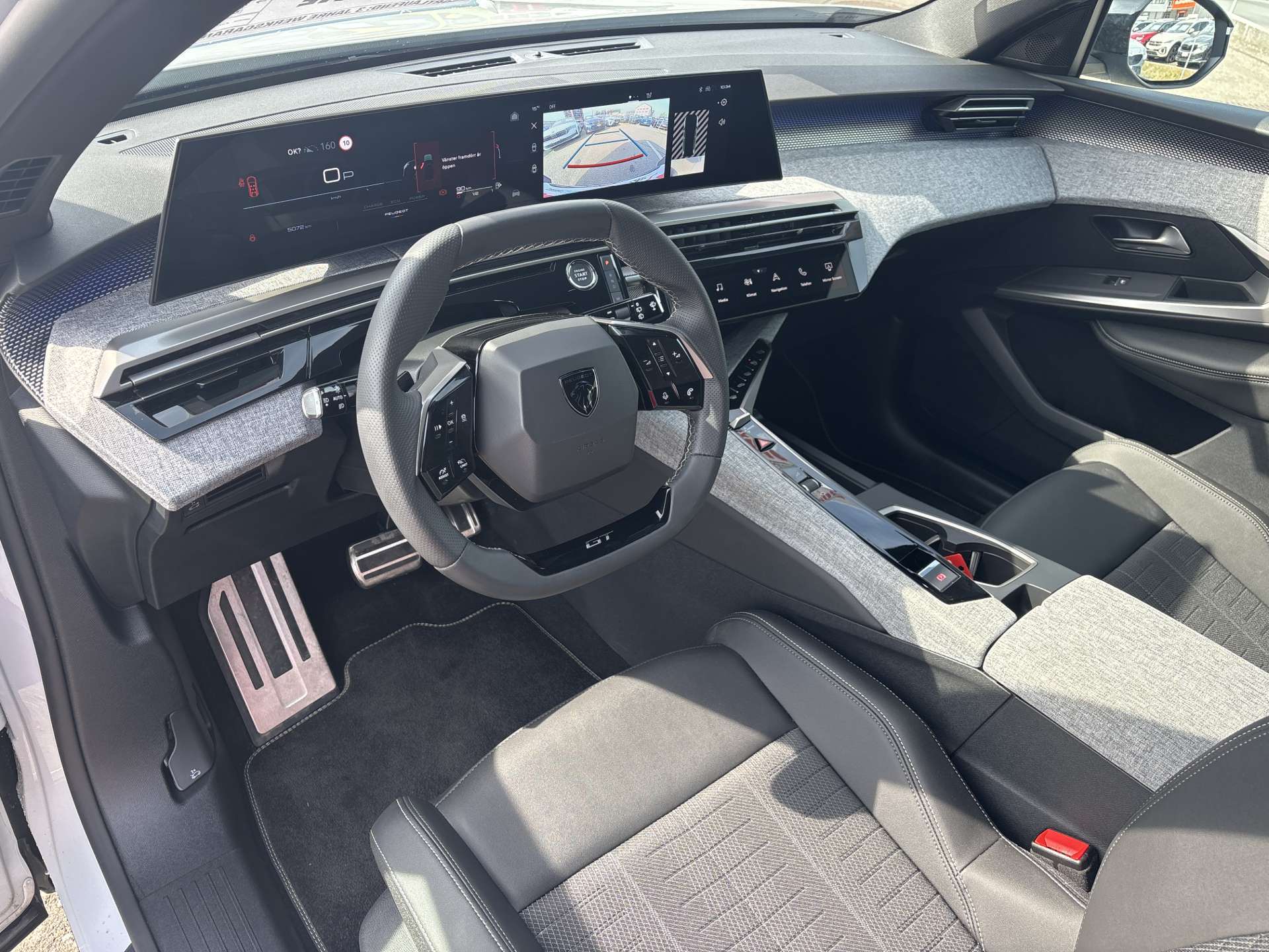PEUGEOT 5008 145 Hybrid GT 7-Plätzer e-DCS-Automat-image-5