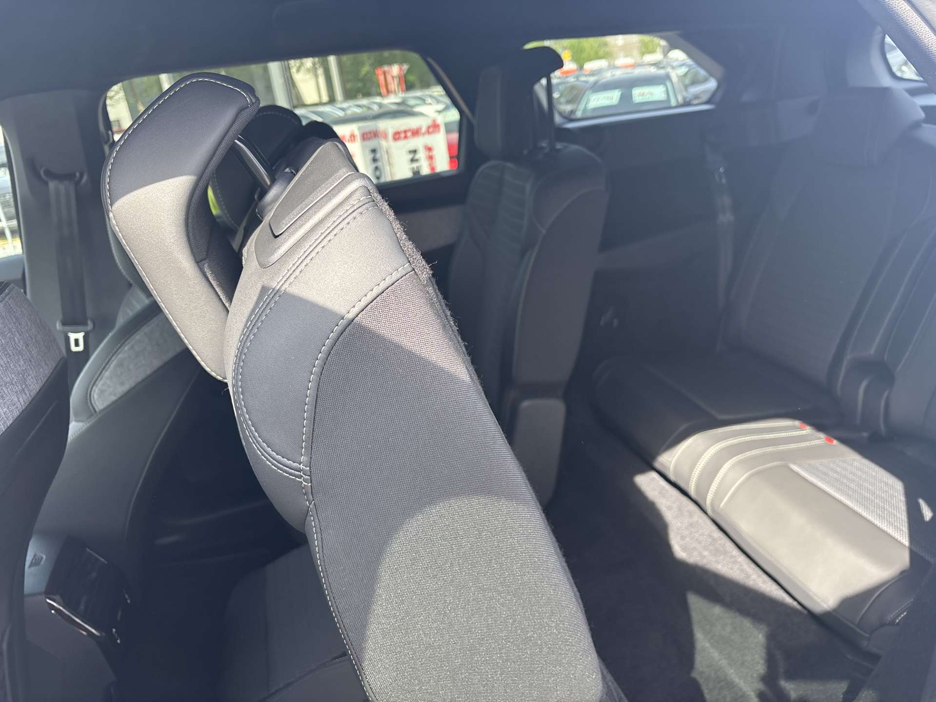 PEUGEOT 5008 145 Hybrid GT 7-Plätzer e-DCS-Automat-image-14