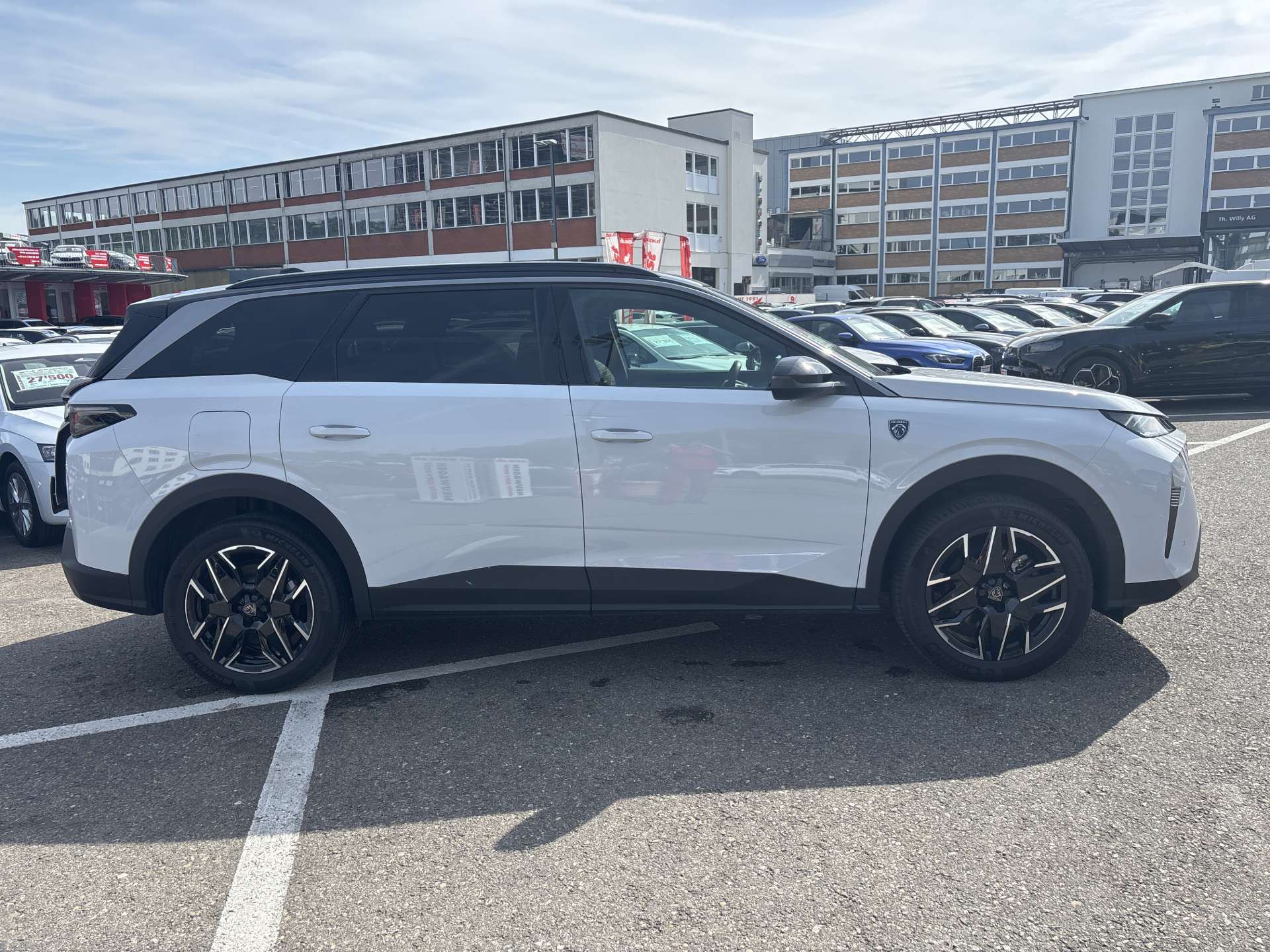 PEUGEOT 5008 145 Hybrid GT 7-Plätzer e-DCS-Automat-image-12