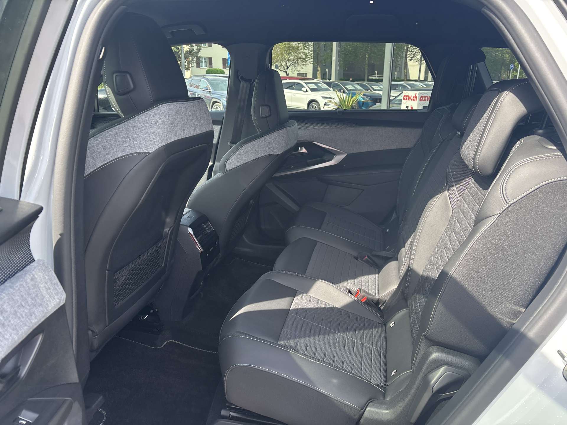 PEUGEOT 5008 145 Hybrid GT 7-Plätzer e-DCS-Automat-image-6