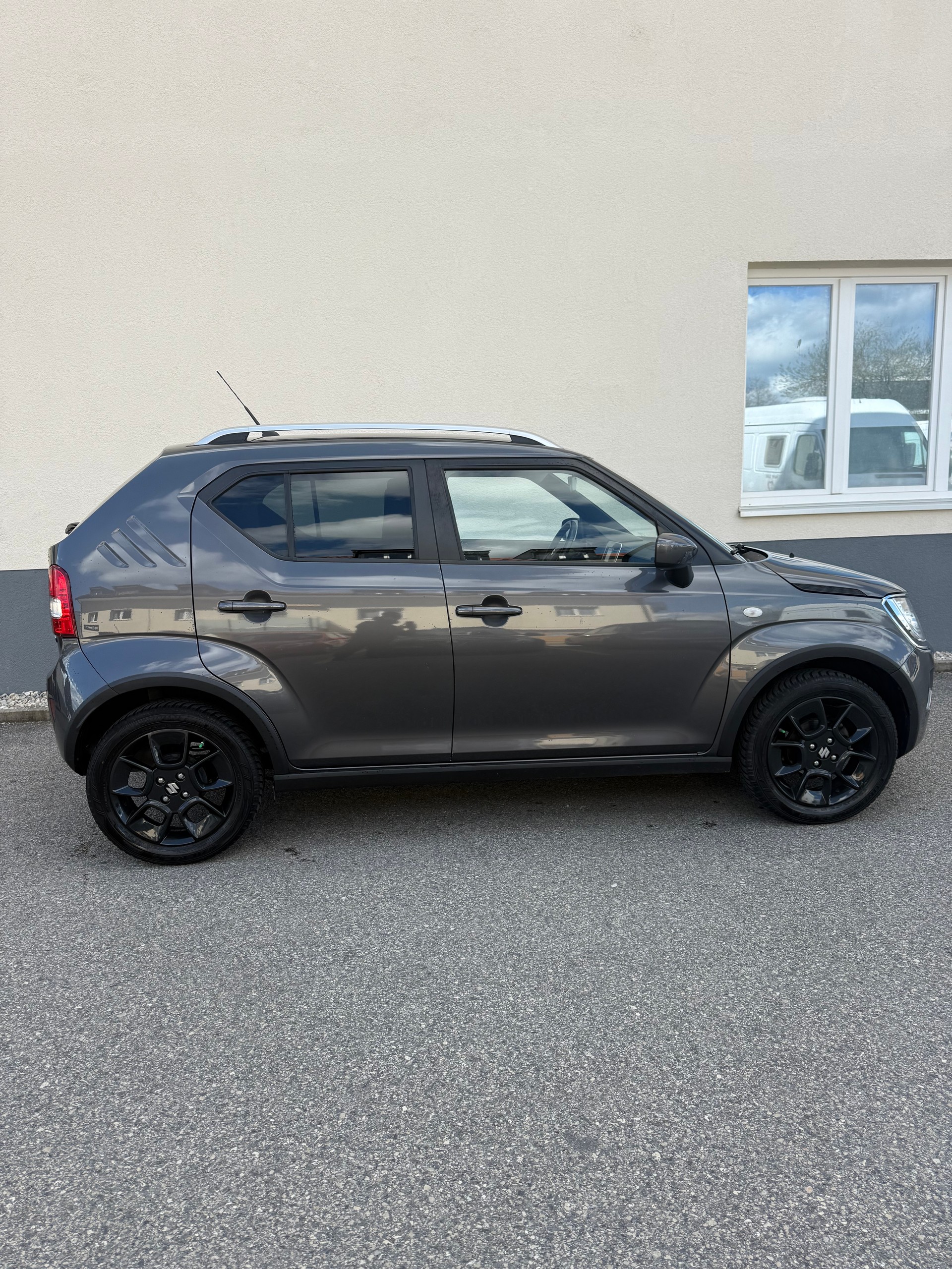 SUZUKI Ignis 1.2i Compact Top Hybrid CVT-showroom-element-2