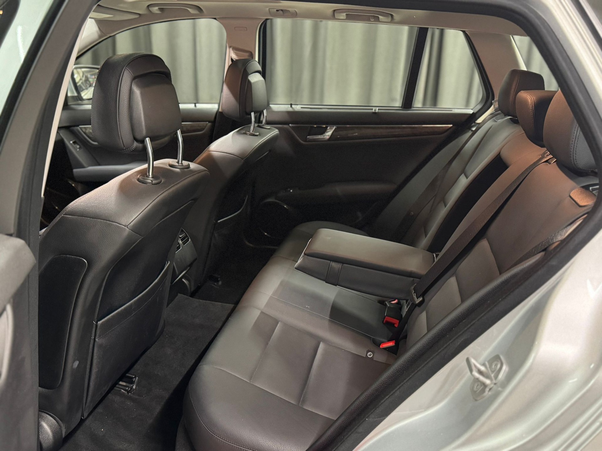 MERCEDES-BENZ C 350 CDI (320 CDI) Elégance 4Matic 7G-Tronic-image-8