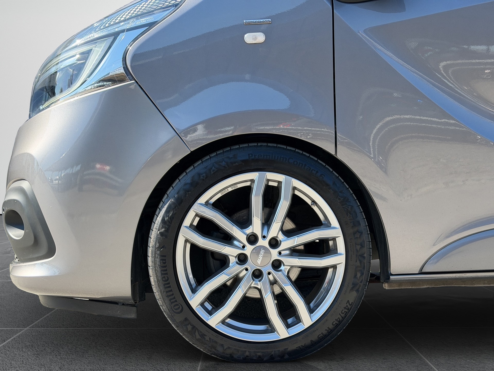 RENAULT TRAFIC-image-15