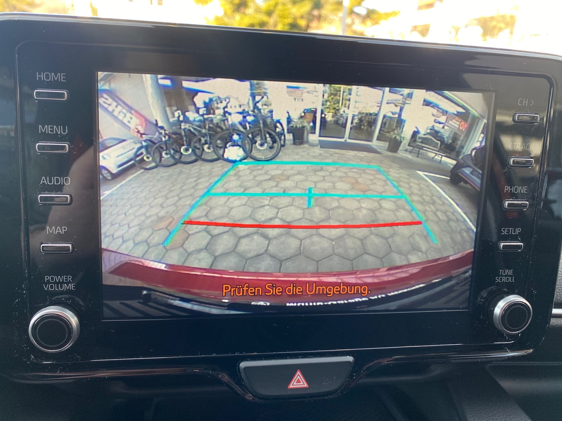TOYOTA Yaris 1.5 Trend e-CVT-showroom-element-3