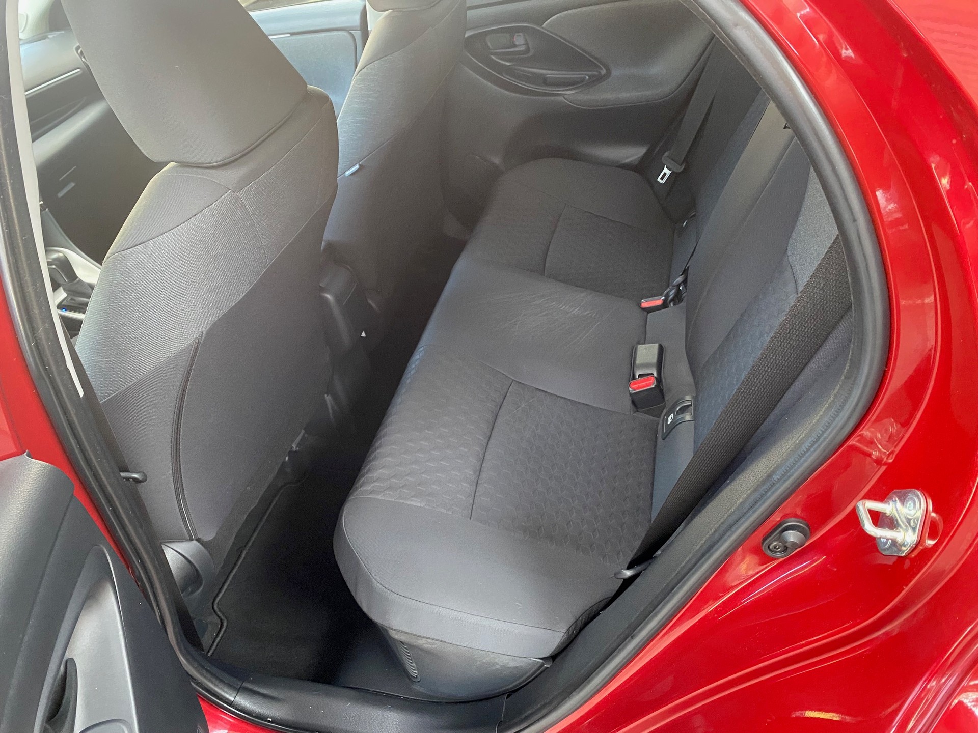 TOYOTA Yaris 1.5 Trend e-CVT-image-5
