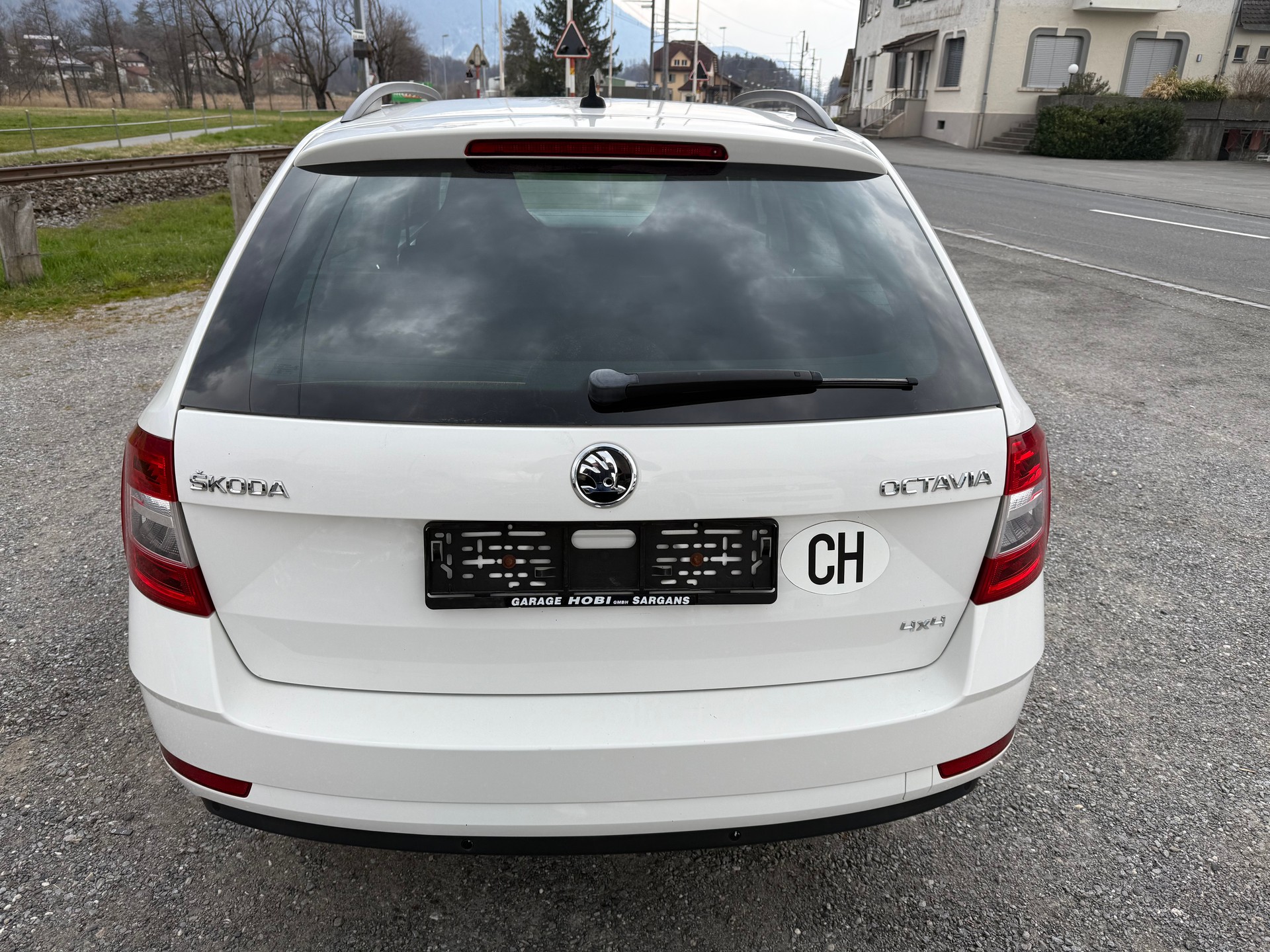 SKODA Octavia Combi 2.0 TDI Ambition 4x4-image-3