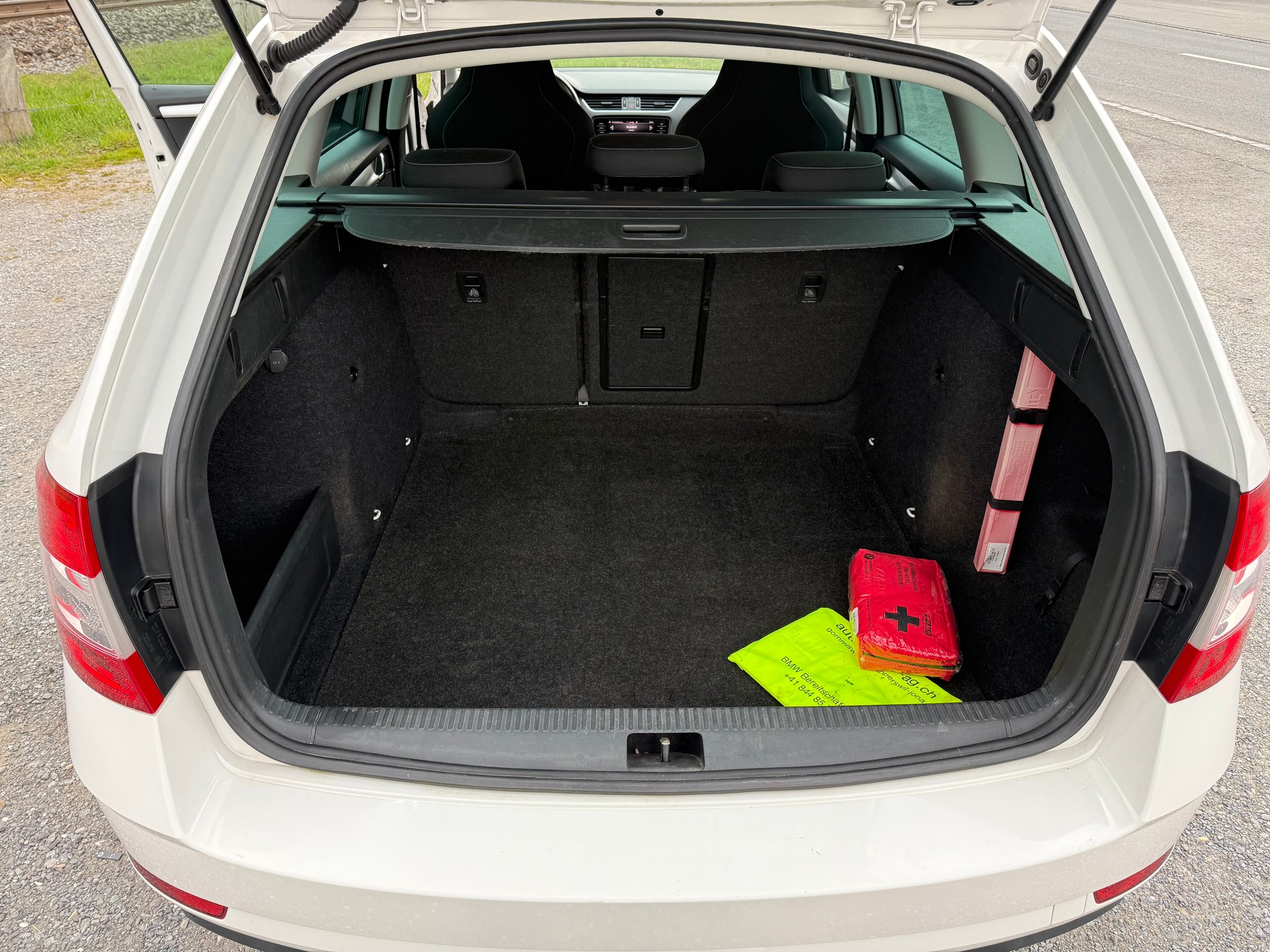 SKODA Octavia Combi 2.0 TDI Ambition 4x4-image-12