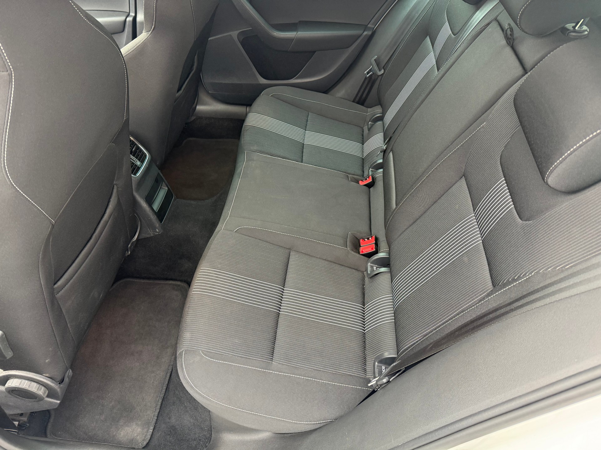 SKODA Octavia Combi 2.0 TDI Ambition 4x4-image-11