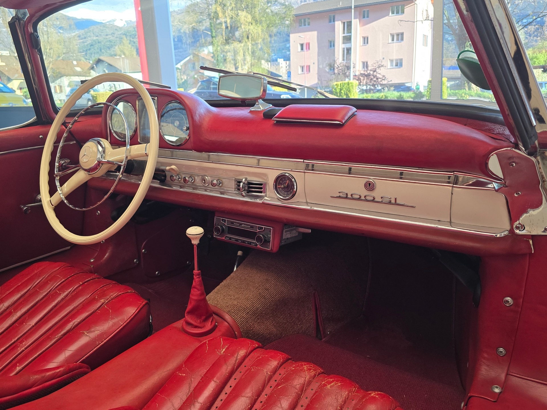 MERCEDES-BENZ SL-image-12