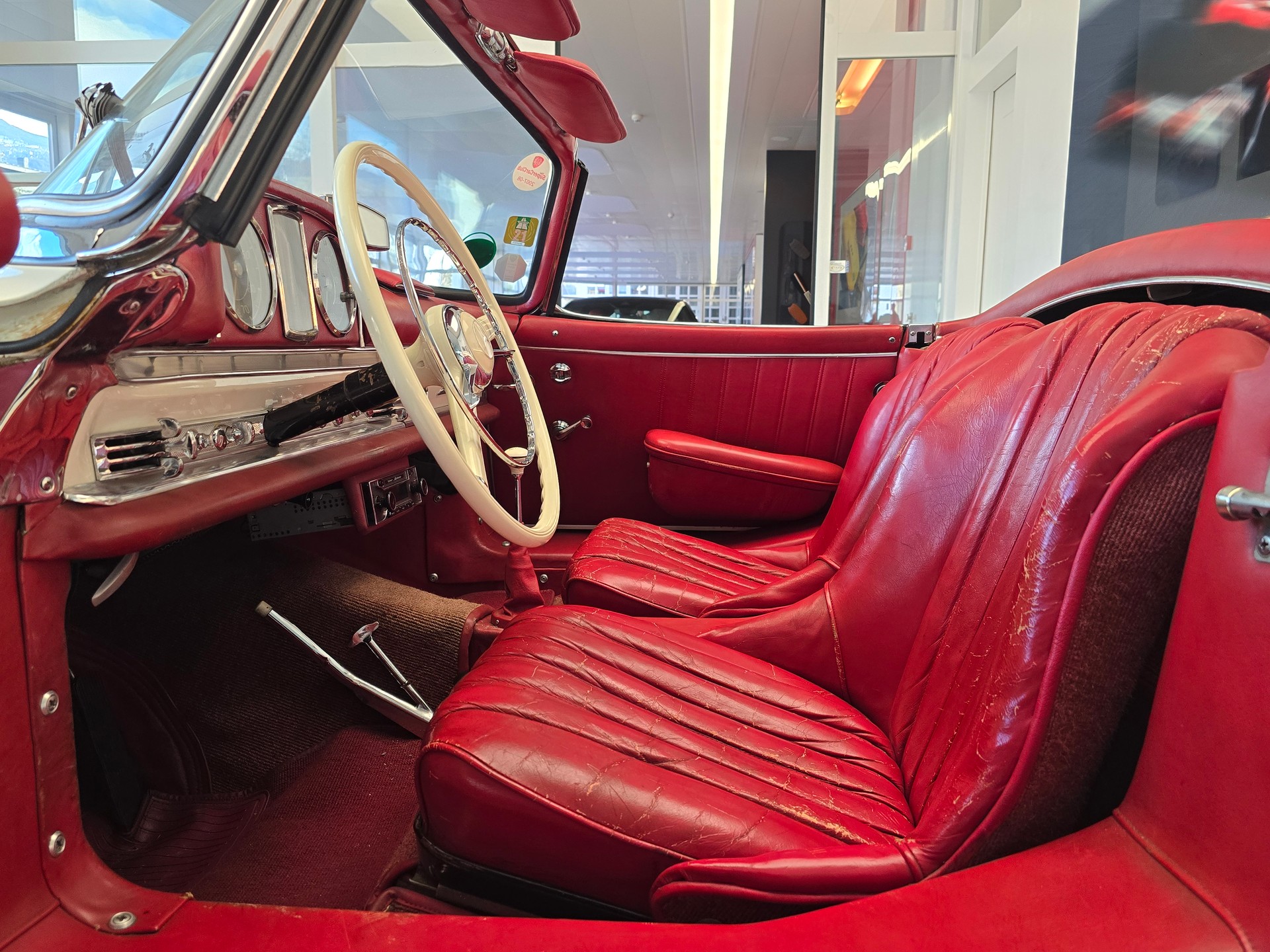 MERCEDES-BENZ SL-image-10