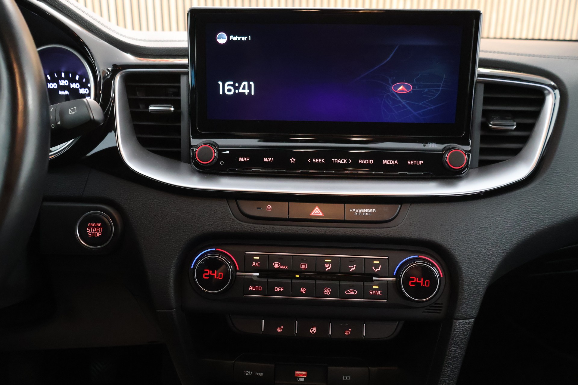 KIA Ceed 1.5 T-GDi Power-image-16