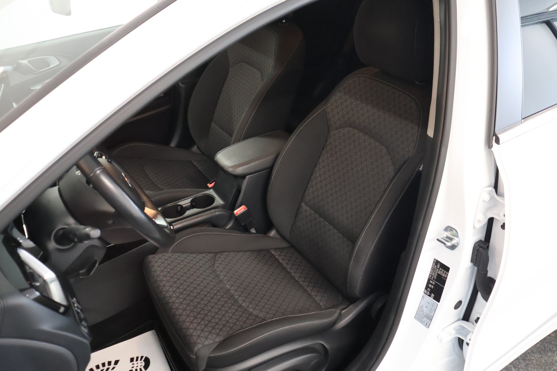 KIA Ceed 1.5 T-GDi Power-image-10