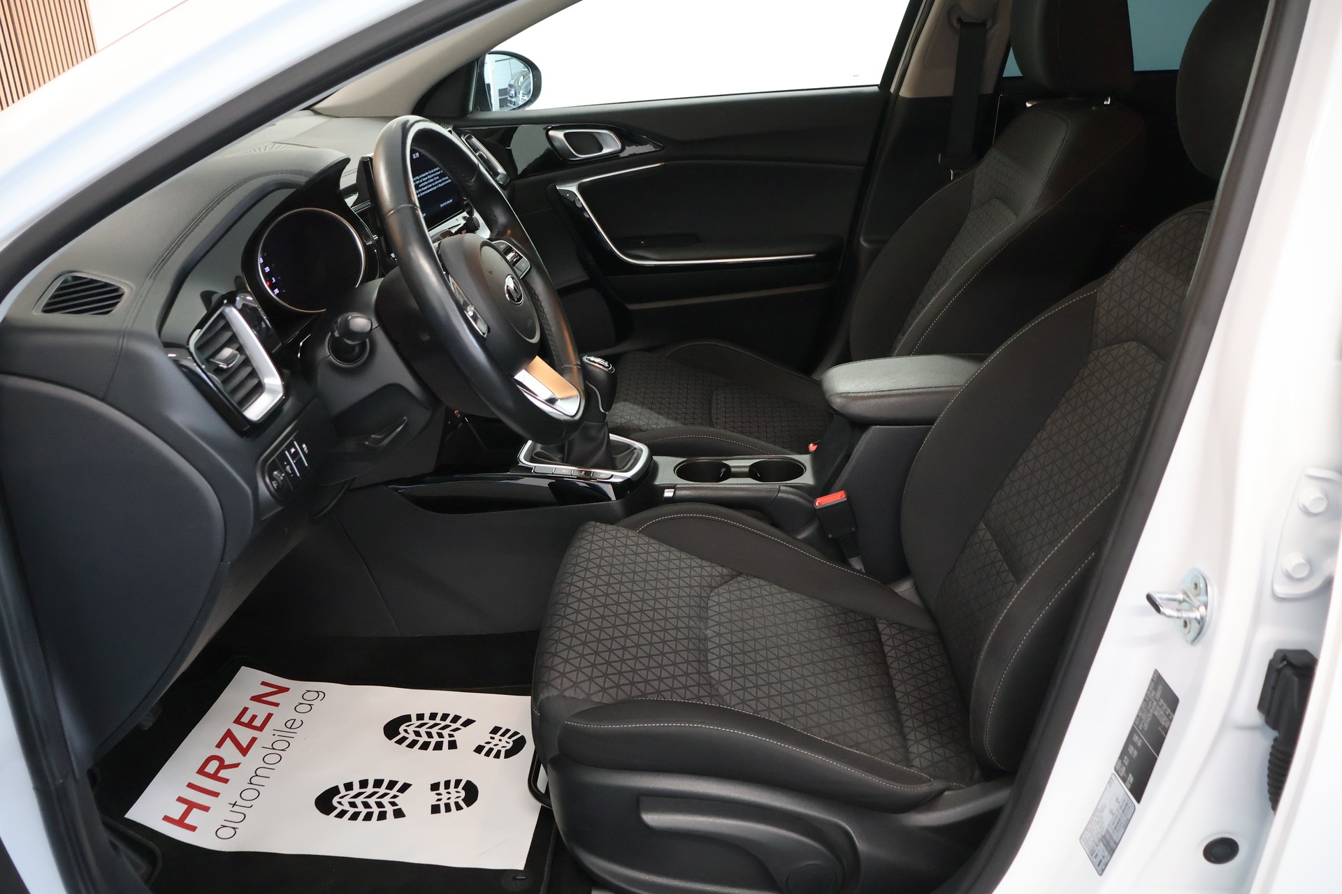KIA Ceed 1.5 T-GDi Power-image-8