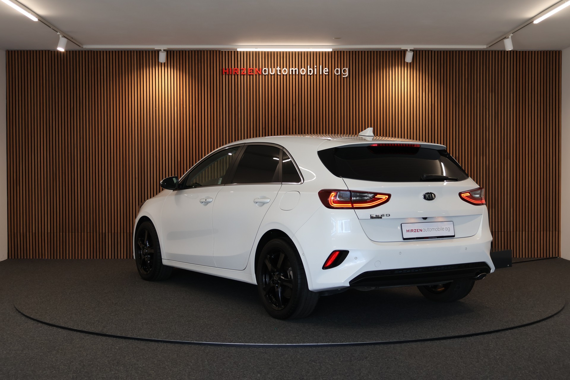 KIA Ceed 1.5 T-GDi Power-image-2