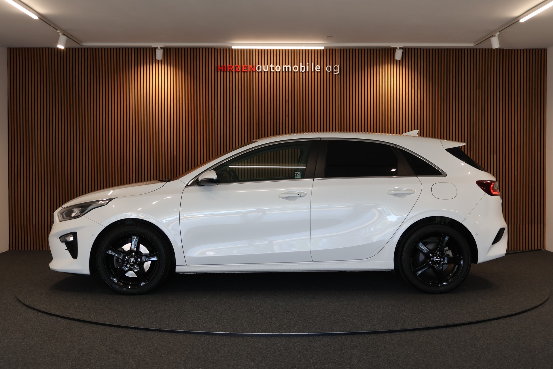KIA Ceed 1.5 T-GDi Power-image-1